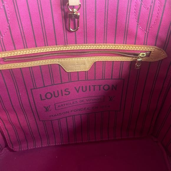 Authentic LV Neverfull 💗 - Picture 7 of 9